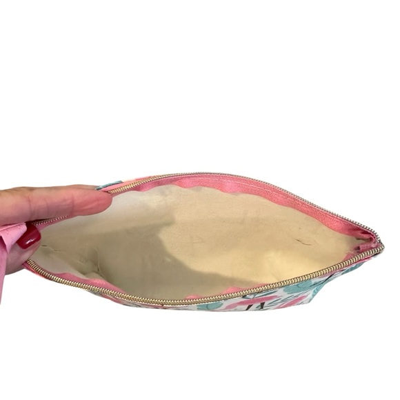 Flamingo Print Makeup Bag with Earrings Set - Picture 6 of 6